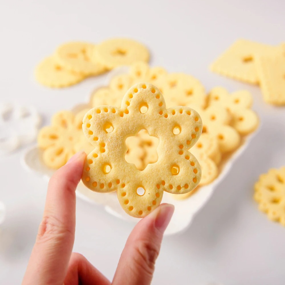 Geometric Pattern Hollow Out C - Kitchen Baking Molds review and price